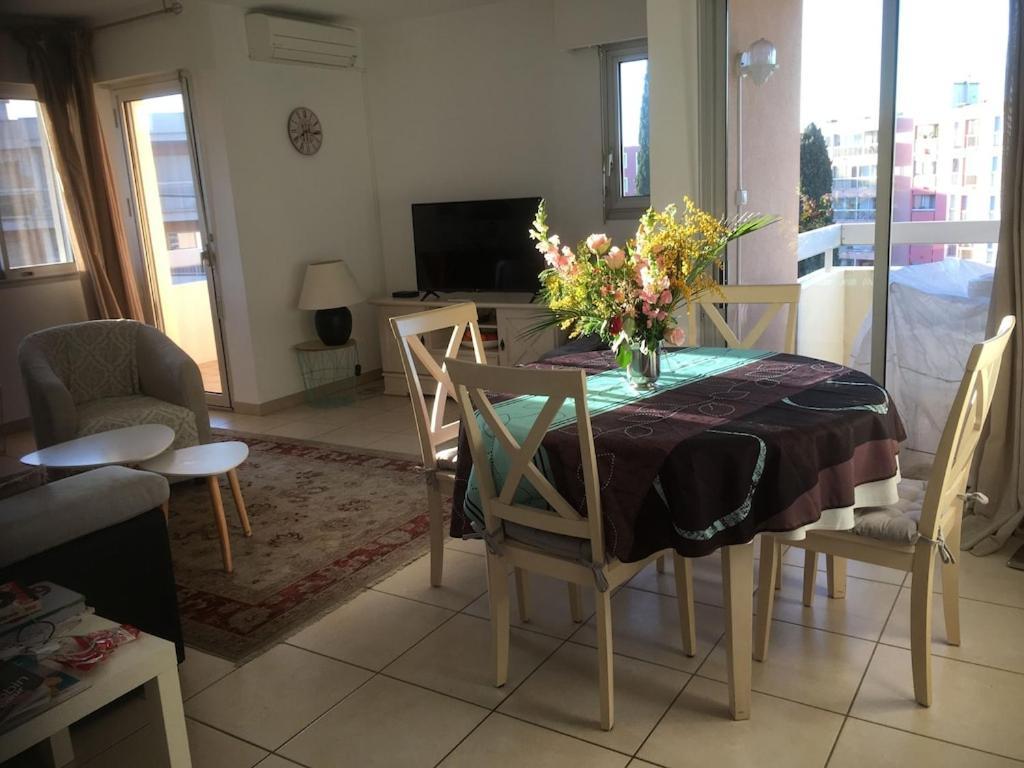 Appartement Spacieux Et Calme Classe 4 Etoiles, A 300M De La Mer Sainte-Maxime Exterior foto